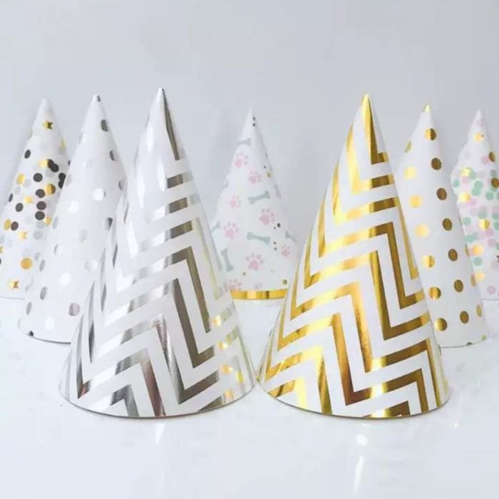 Shiny Wave Paper Cone Hats (10pc)